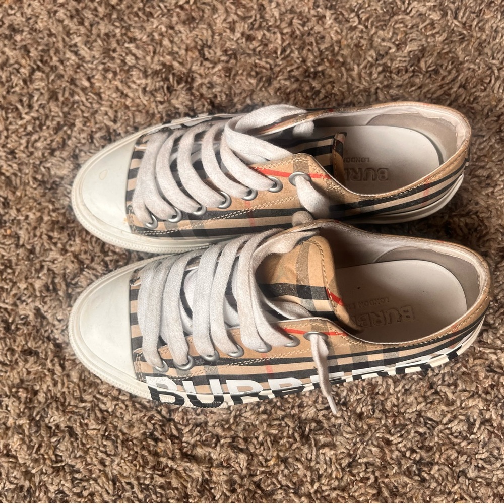 Burberry shoes